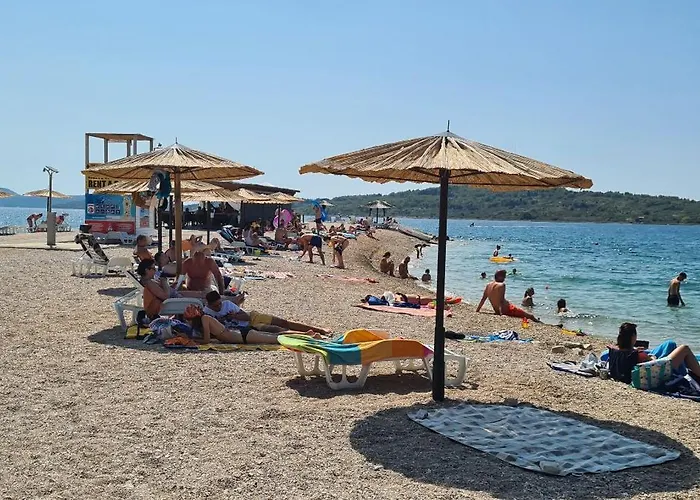 Apartments Teo * Srima